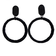 Load image into Gallery viewer, Hoop Earrings E140 black