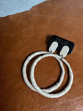 Load image into Gallery viewer, Hoop Earrings E140 Off-White