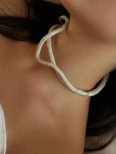 Load image into Gallery viewer, BEND Choker Necklace C020 Ivory