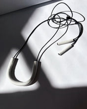 Load image into Gallery viewer, Arc Necklace N034